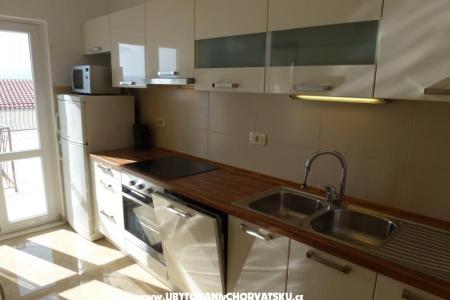 Apartmaji Tony foto 5