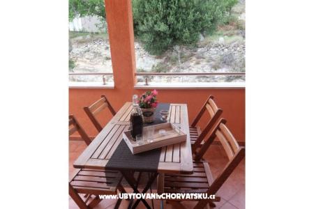 Apartmaji Kristina Omiš Hrvaška