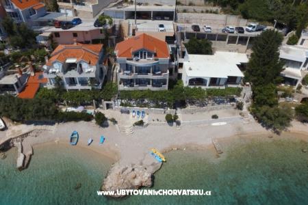 Apartmaji Mario Omiš Hrvaška