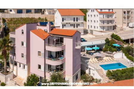 Apartmaji Peric Omiš Hrvaška