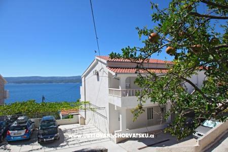 Villa Laura 50 m do mora Omiš Hrvaška