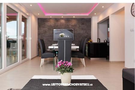Apartmaji Adria Pag otok Pag Hrvaška