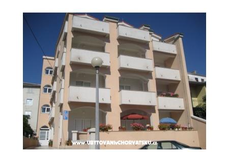 Apartmaji Golija  otok Pag Hrvaška