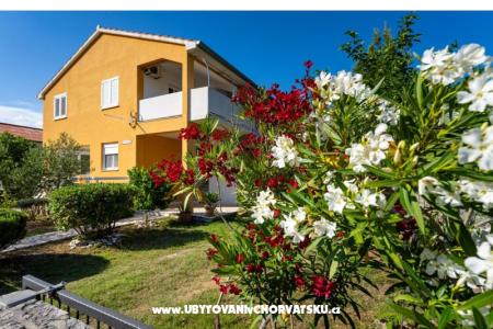 Apartma Agava Seline Starigrad Paklenica Hrvaška