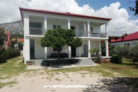 Apartmaji Buco - Smiljana Starigrad Paklenica Hrvaška
