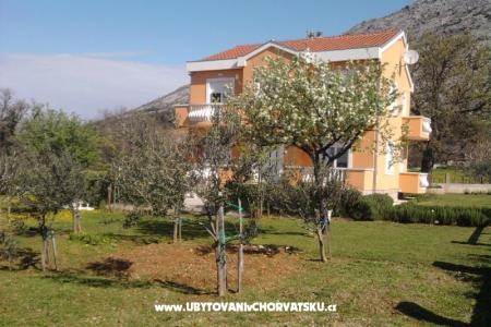Apartmaji Mirjana*** Starigrad Paklenica Hrvaška