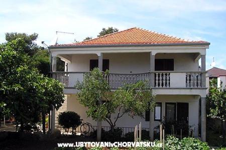 Apartmaji Andrejka Pakoštane Hrvaška