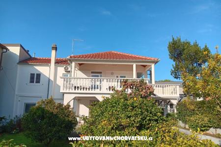 Apartmaji Filip Pakoštane Hrvaška