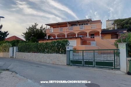 Apartmaji IVANKA Pakoštane Hrvaška