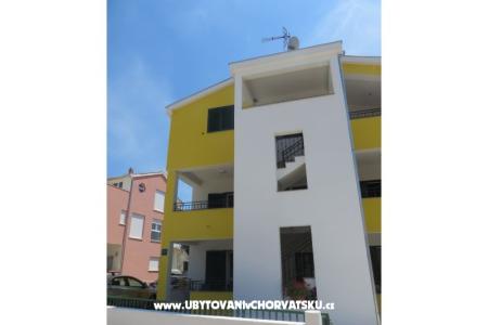 Apartmaji Lucija Pakoštane Hrvaška