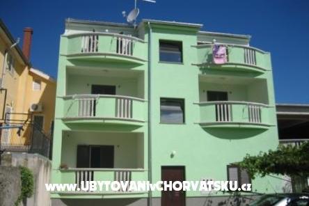 Apartmaji Timo i Irja Pakoštane Hrvaška