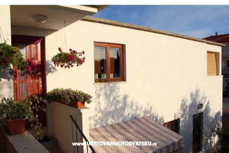 Apartmaji Tina Pakoštane foto 4