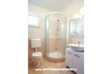 Pakoštane Apartmaji Di-Ana foto 4