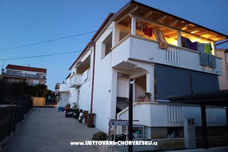 Apartmaji Tonči Pakoštane Hrvaška
