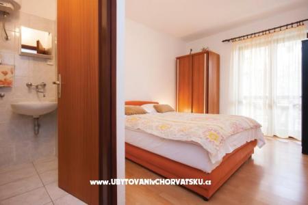 Apartmaji Andrijana Pirovac foto 2