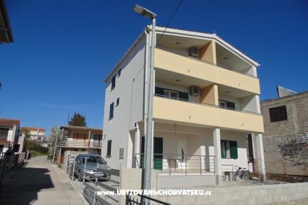 Apartmaji Four Seasons - Pirovac foto 2