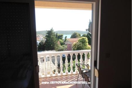 Apartmaji More Pirovac Hrvaška