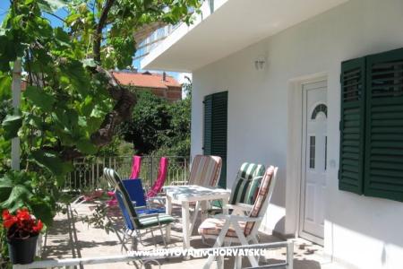 Apartmaji Zora Pirovac Hrvaška