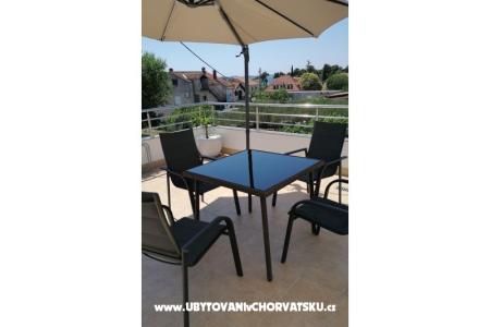 Memories Pirovac Hrvaška