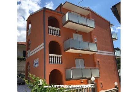 Apartmaji ORANGE Podgora Hrvaška