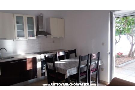 Apartmaji Filip Vlašić Podstrana Hrvaška
