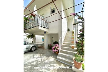 Apartmaji Janja Podstrana Hrvaška