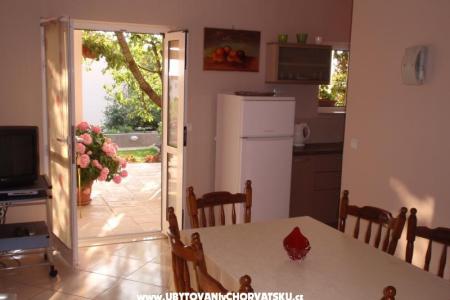 Apartmaji Sara i Nino foto 3