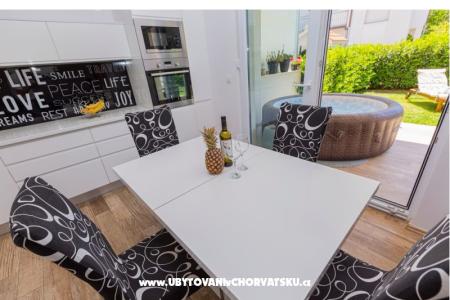 Apartma lux with garden foto 5