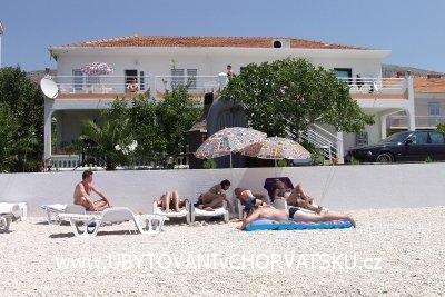 Apartmaji Antonia Podstrana Hrvaška