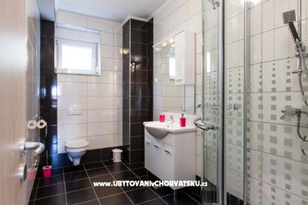 Apartmaji Knezovic foto 5