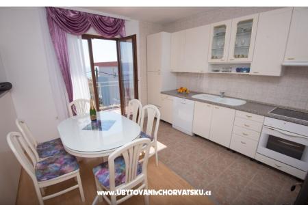 Zara Apartma Podstrana Hrvaška