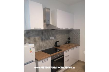 Apartmaji 10 metara od mora foto 3