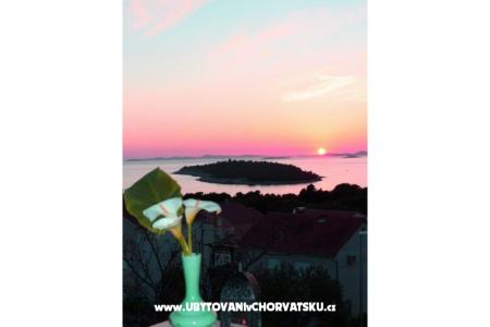 Apartmaji TONĆI I IRIS*** foto 2