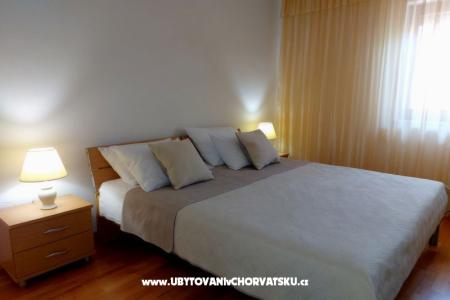 Apartmaji TONĆI I IRIS*** foto 5