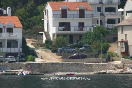 Apartmaji Šparadići Primošten Hrvaška