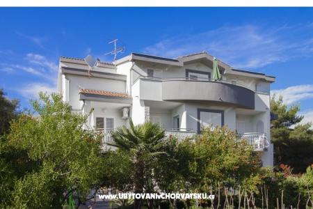 Apartmaji Vesna Primošten Hrvaška