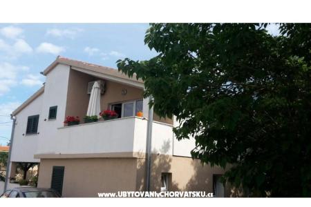 Apartmaji IvaMar Privlaka Hrvaška