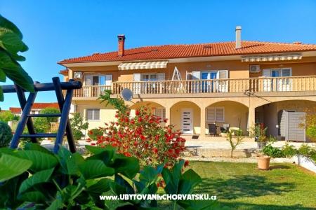 Apartmaji Lantana Privlaka Hrvaška
