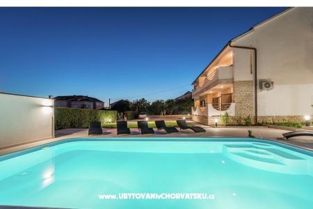 Villa Marivel Privlaka Hrvaška