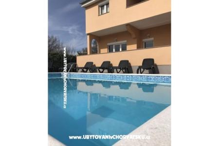 Apartmaji  Nelly foto 2