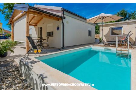 Holiday house Elena – Privlaka Hrvaška