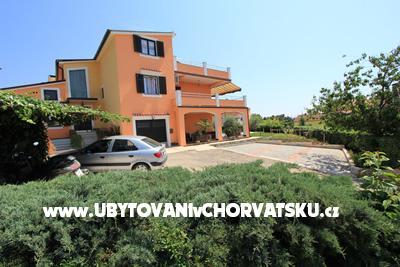 Apartmaji Mandic foto 2