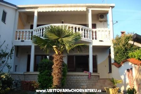 Apartmaji Villa Dolores foto 4