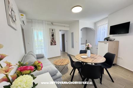 Flowers Apartmaji Pula Pula Hrvaška