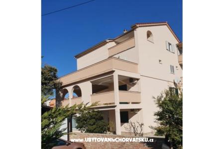Apartmaji Arbis otok Rab Hrvaška