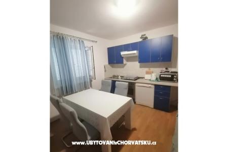 Apartmaji Sindi 1,2           APART foto 5
