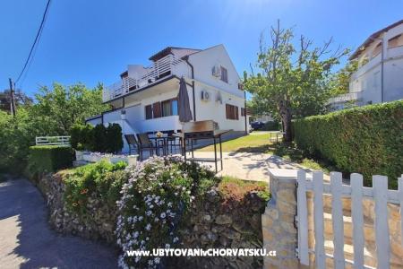 Apartmaji Md Staničić otok Rab Hrvaška