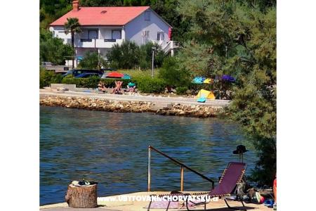 Apartmaji uvala Vardoža otok Rab Hrvaška