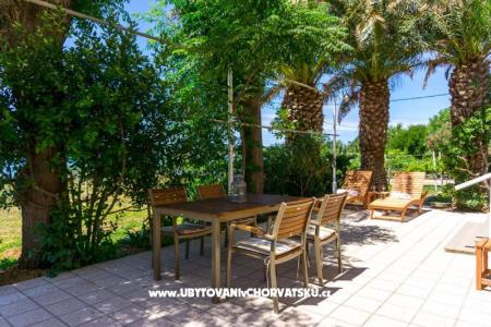 Apartmaji Villa Seka pool &amp; sauna foto 4