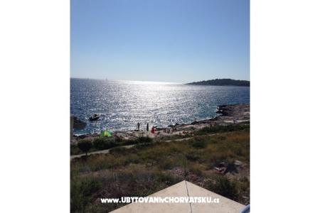 Anita Apartmaji-Rogoznica foto 2